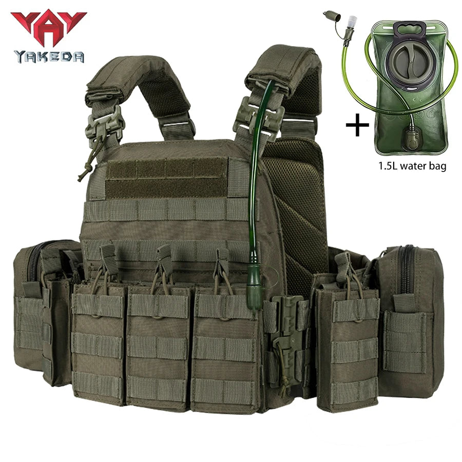 YAKEDA multifunctional portable hunting vest with 1.5L water bag and built-in water bag compartment at the back