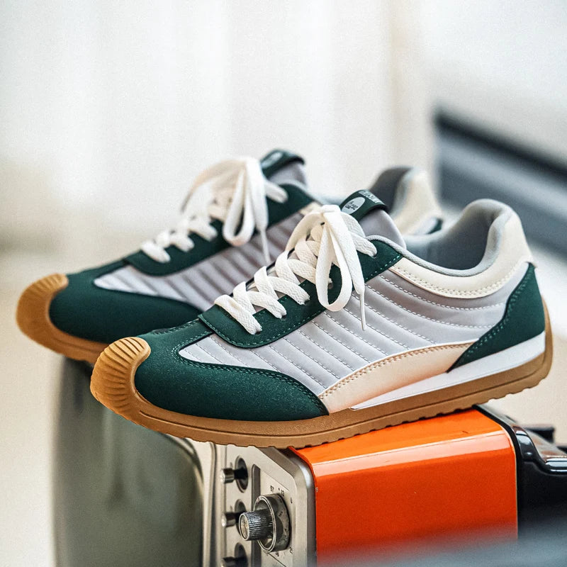 Spring New Low Cut Minimalist Mens Casual Sports Shoes Lightweight Anti Slip Sports Shoes Fashionable and Stable Walking Shoes