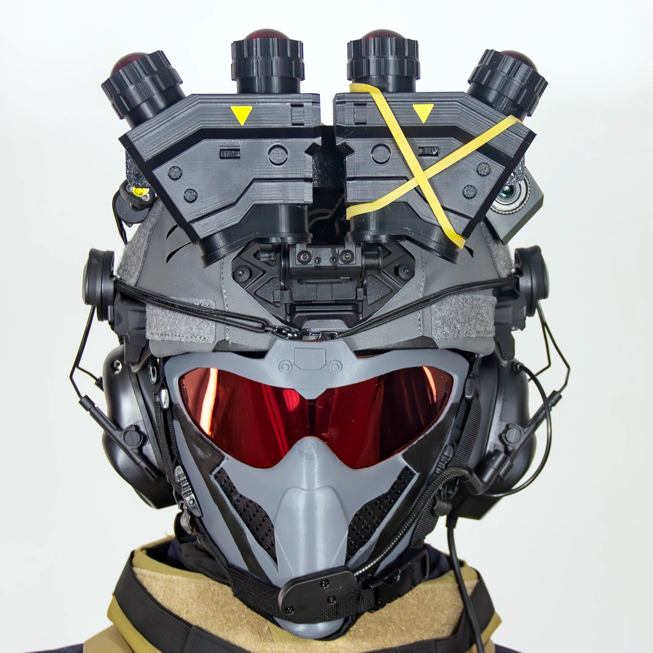 Delta Force Tactical Helmet set with Night Vision Goggles Model Mask Headphones Signal Light for film Props Cosplay Games Props
