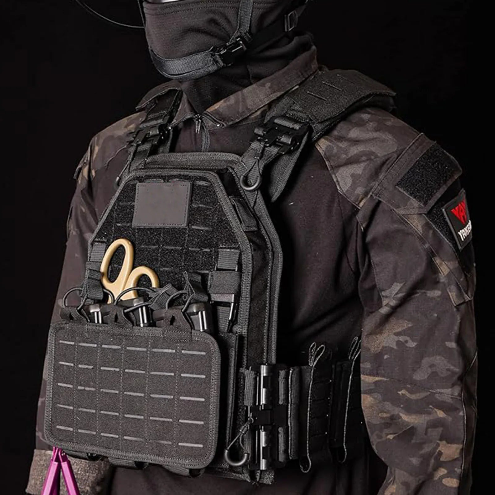 YAKEDA Tactical Outdoor Vest Quick Release Airsoft Vest for Men Adjustable Breathable Combat Training Vest with Hook and Loop