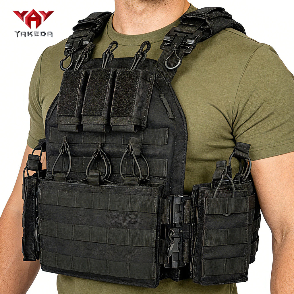YAKEDA is equipped with a quick release buckle hunting vest with adjustable shoulder straps, suitable for outdoor sports