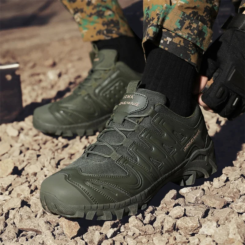 Men Hiking Shoes Anti-slip Low-top Tactical Boots Men Comfortable Casual Lace-up Durable Breathable Flat Casual Sports Shoes Men
