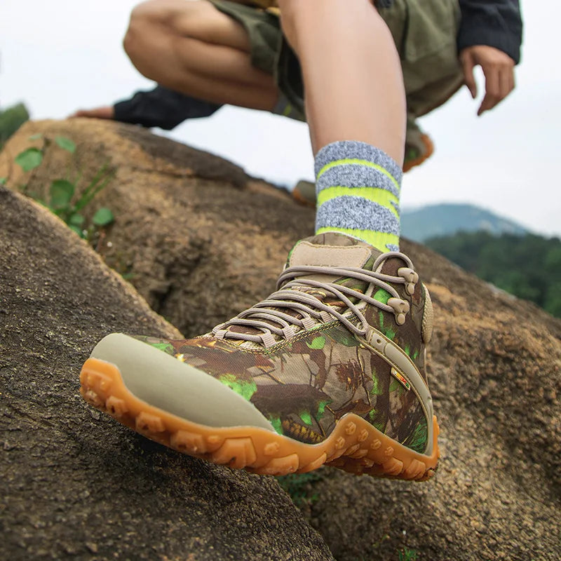 XIANGGUAN men hiking shoes outdoor waterproof hunting shoes camping tactical boots skid wear resistant rock climbing shoes women