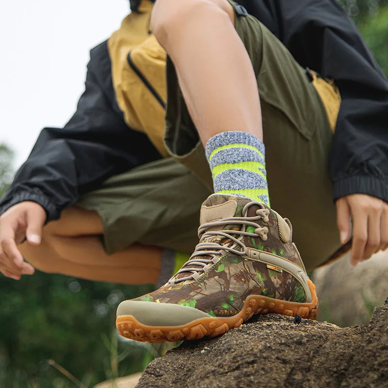 XIANGGUAN men hiking shoes outdoor waterproof hunting shoes camping tactical boots skid wear resistant rock climbing shoes women