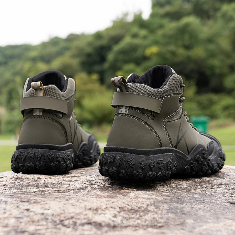 High-top Classic Men's Boots Wear-resistant Sole Soft Upper Classic and Fashionable, Suitable for Hiking and Outdoor Wear.