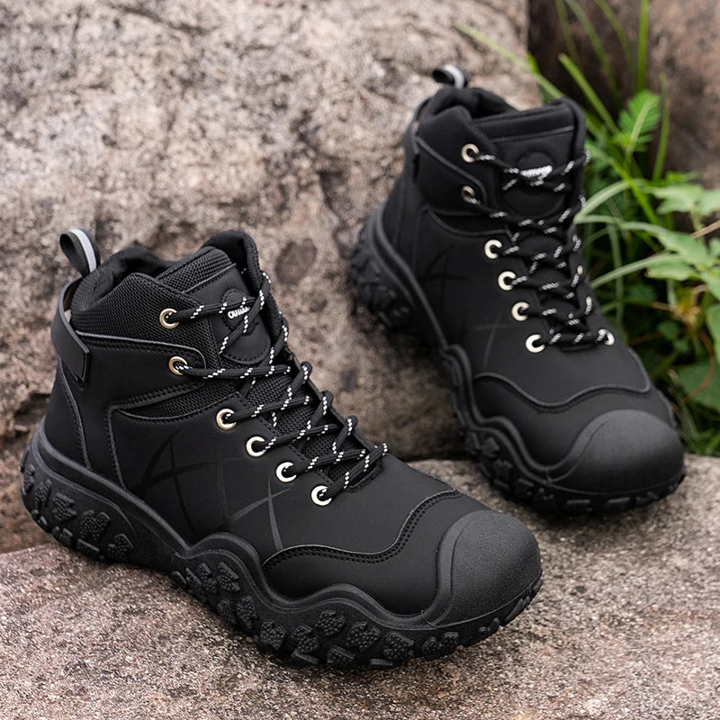 High-top Classic Men's Boots Wear-resistant Sole Soft Upper Classic and Fashionable, Suitable for Hiking and Outdoor Wear.