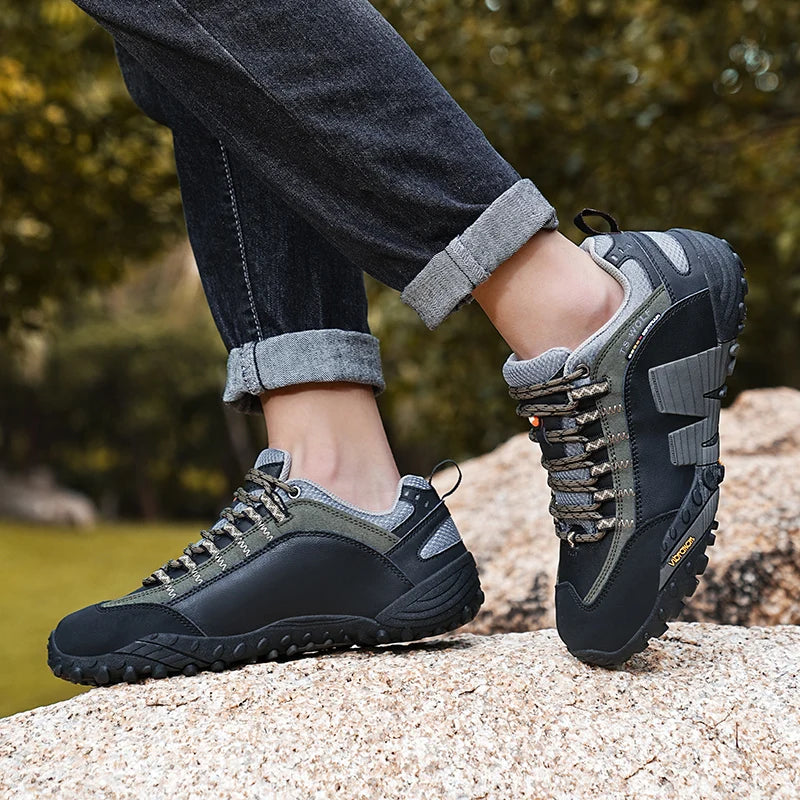Mountaineering Shoes Men's Genuine Leather Outdoor Sports Anti Slip Mountaineering Hiking Shoes Breathable Tourism Shoes