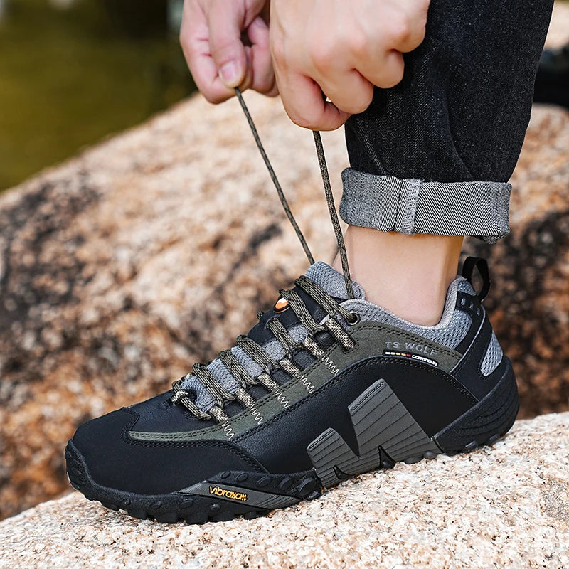 Mountaineering Shoes Men's Genuine Leather Outdoor Sports Anti Slip Mountaineering Hiking Shoes Breathable Tourism Shoes