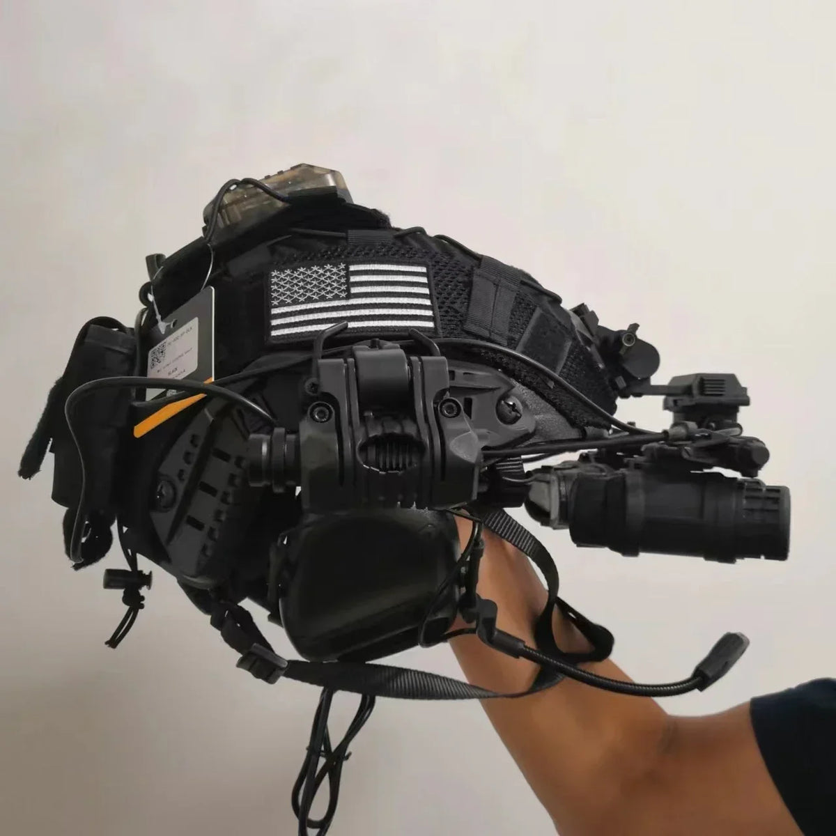 Complete Set of Tactical Equipment Helmet with Cool Styling, Real Person Cs Helmet Body with Hanging Helmet
