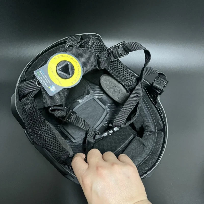 Outdoor Cycling/Mountaineering Fast Carbon Fiber Tactical Helmet
