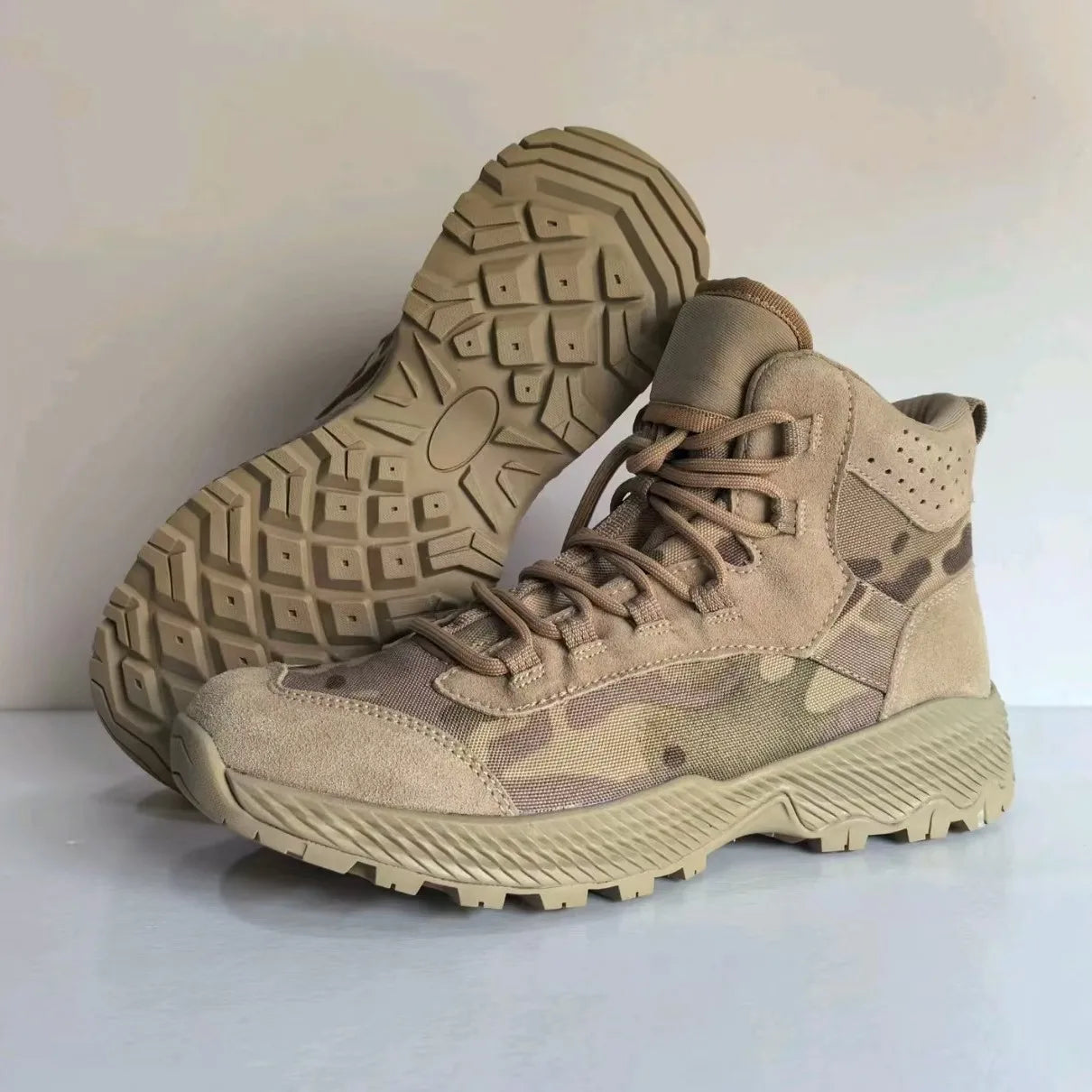 Men's Mid cut  Camouflage Hunting Boots Breathable Tactical Shoes Outdoor Hiking Wear-Resistant  Mountaineering Boots
