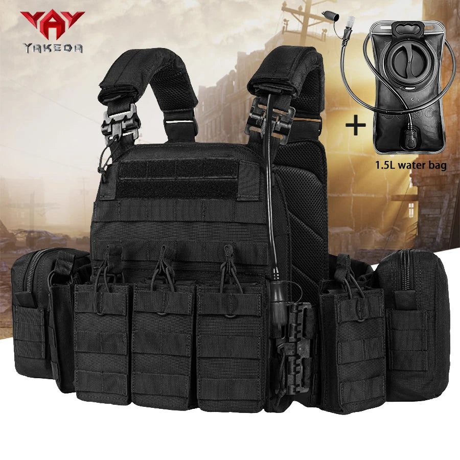 YAKEDA multifunctional portable hunting vest with 1.5L water bag and built-in water bag compartment at the back
