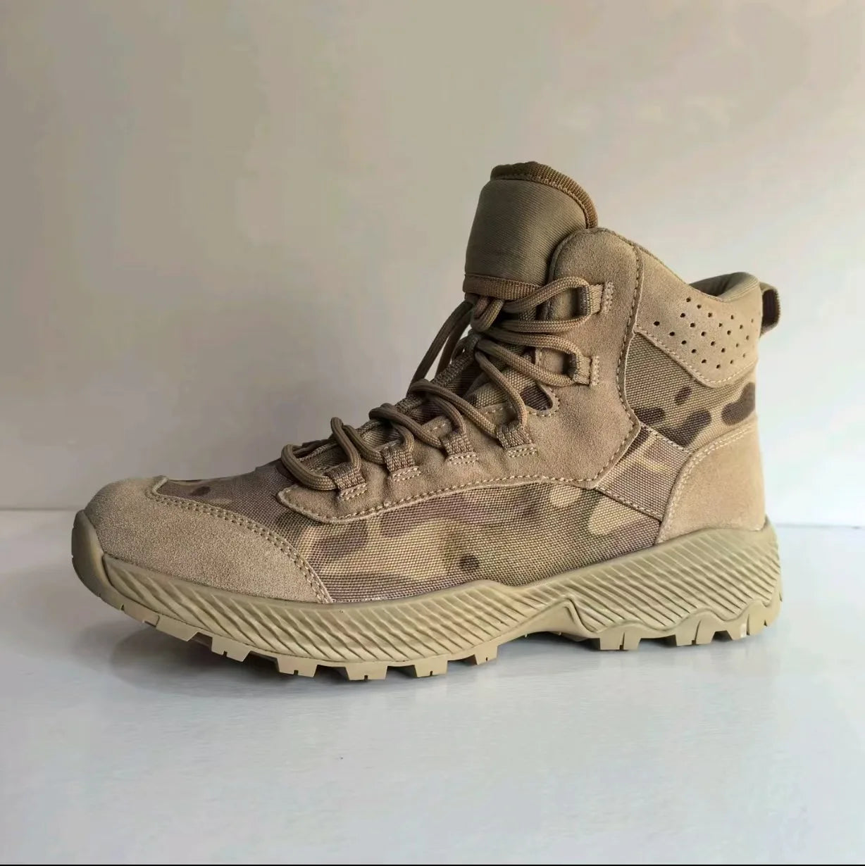 Men's Mid cut  Camouflage Hunting Boots Breathable Tactical Shoes Outdoor Hiking Wear-Resistant  Mountaineering Boots