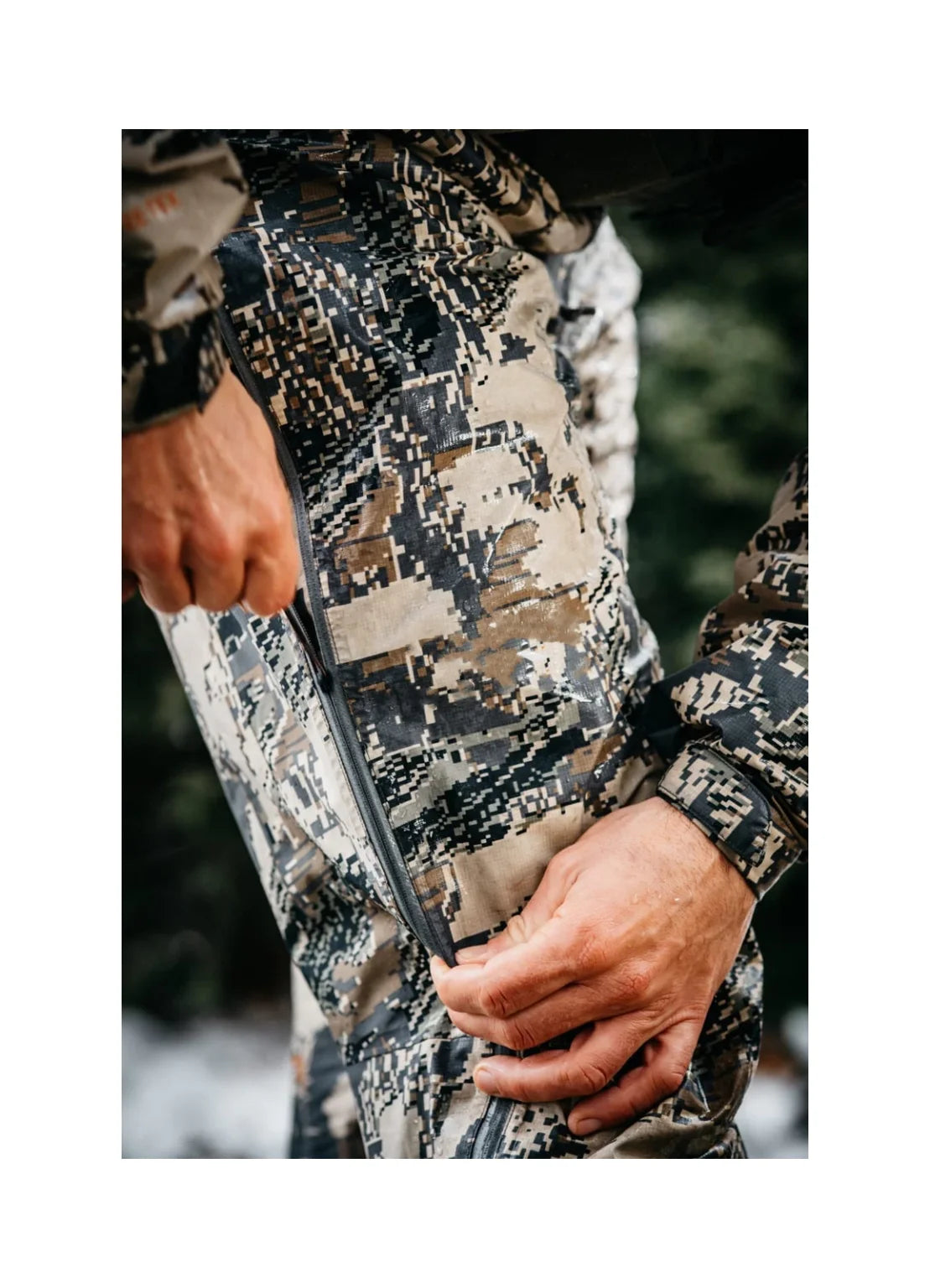 Ainfad Men's Camouflage Outdoor Hunting Fishing Pants Windproof Rainproof Dew Point Rain Pants for Men