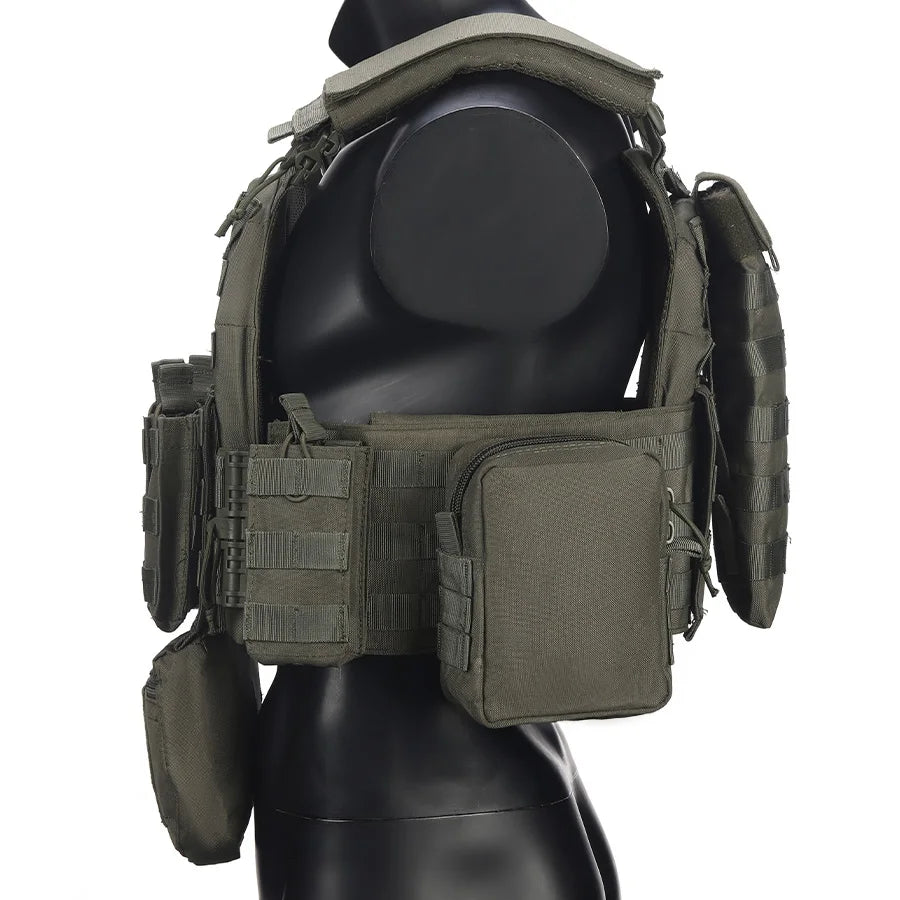 The quick release seven piece hunting vest for shoulders and waist uses tear resistant and wear-resistant materials