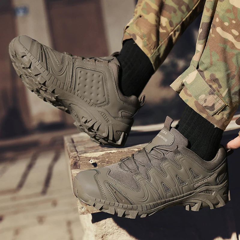 Men Hiking Shoes Anti-slip Low-top Tactical Boots Men Comfortable Casual Lace-up Durable Breathable Flat Casual Sports Shoes Men