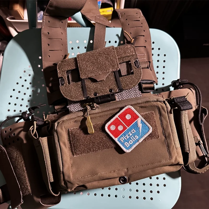 Tactical Vest With Mobile Phone Mounting Platform