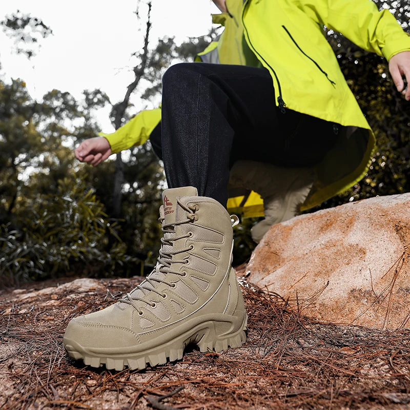 New Men's Boots Fashion Outdoor Men Hiking Boots High Top Breathable Men Desert Combat Ankle Boots Non-slip Motorcycle Boots