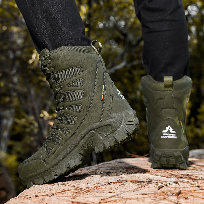 New Men's Boots Fashion Outdoor Men Hiking Boots High Top Breathable Men Desert Combat Ankle Boots Non-slip Motorcycle Boots
